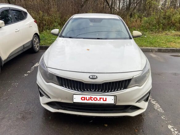 2018 Kia Optima IV Рестайлинг, белый, 1100000 рублей - вид 1