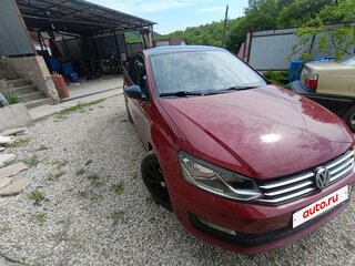2018 Volkswagen Polo V Рестайлинг, пурпурный, 1400000 рублей, вид 2