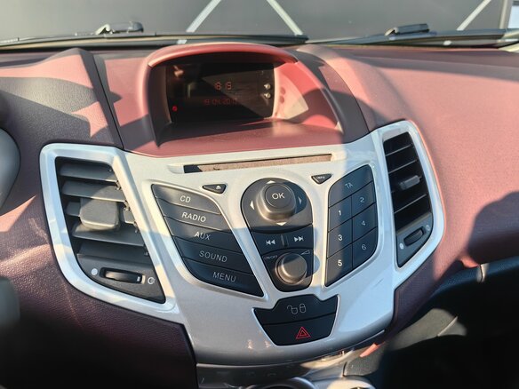 2010 Ford Fiesta Mk6, красный, 599000 рублей - вид 16