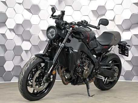 2023 Yamaha XSR900, чёрный, 927000 рублей, вид 2