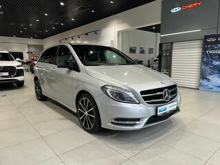2012 Mercedes-Benz B-Класс 180 II (W246), серый, 850000 рублей, вид 3