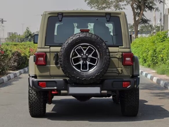 2025 Jeep Wrangler IV (JL) Рестайлинг, зелёный, 9500000 рублей - вид 2