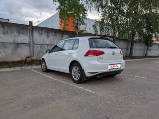 2014 Volkswagen Golf VII, белый, 900000 рублей, вид 4