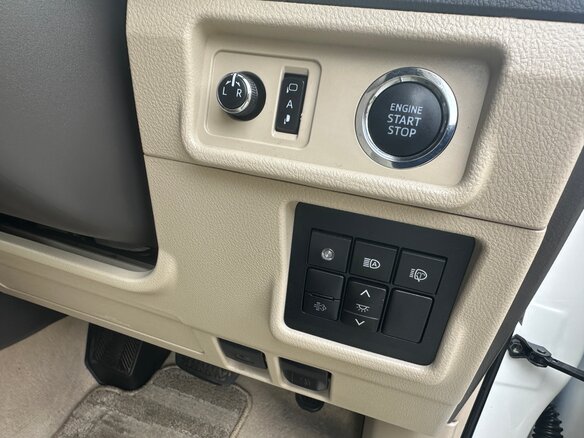 2021 Toyota Land Cruiser Prado 150 Series Рестайлинг 3, белый, 5700000 рублей - вид 26