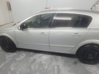 2011 Opel Astra H Рестайлинг, серебристый, 600000 рублей, вид 4