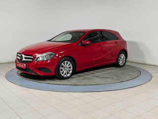 2014 Mercedes-Benz A-Класс 180 III (W176), красный, 1029900 рублей, вид 4
