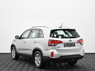 2017 Kia Sorento II Рестайлинг, серебристый, 1799000 рублей, вид 4