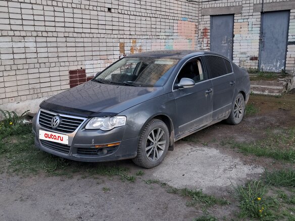 2005 Volkswagen Passat B6, серый, 390000 рублей