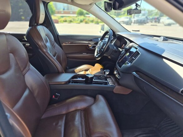 2018 Volvo XC90 II, бежевый, 3000000 рублей - вид 4