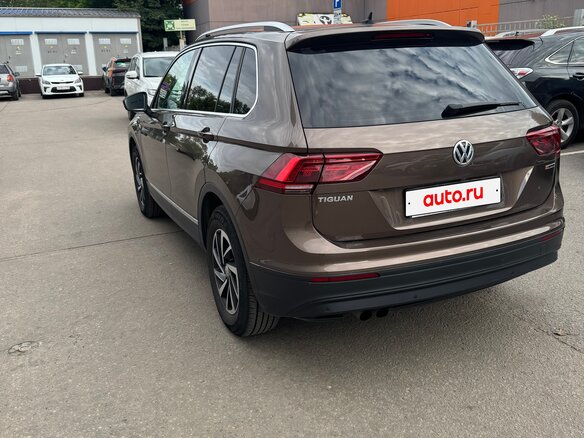 2019 Volkswagen Tiguan II, коричневый, 1990000 рублей - вид 5