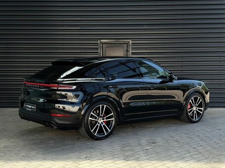 2024 Porsche Cayenne S Coupé III Рестайлинг, чёрный, 15999000 рублей, вид 5