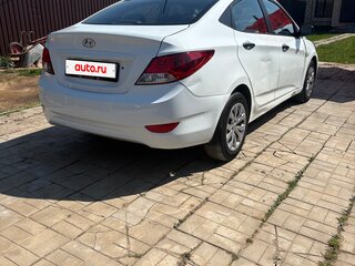 2013 Hyundai Solaris I, белый, 410000 рублей, вид 3