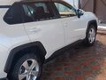 2021 Toyota RAV4 V (XA50), белый, 3600000 рублей - вид 1