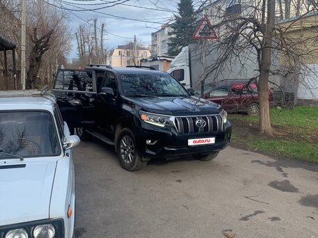 2019 Toyota Land Cruiser Prado 150 Series Рестайлинг 2, чёрный, 4633000 рублей, вид 4