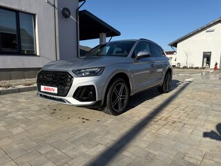 2024 Audi Q5 55 TFSI e II (FY) Рестайлинг, серебристый, 4125000 рублей, вид 1