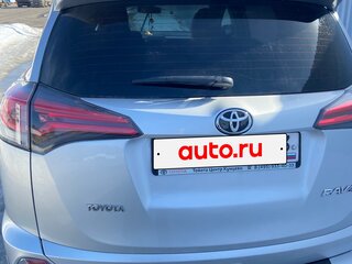 2018 Toyota RAV4 IV (XA40) Рестайлинг, серебристый, 2500000 рублей, вид 2