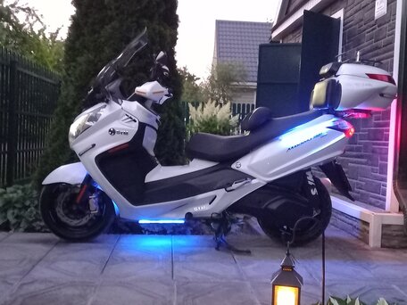2013 Sym Maxsym 400, белый, 480000 рублей, вид 5
