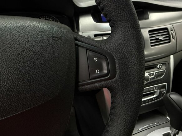 2010 Renault Latitude I, серый, 574888 рублей - вид 9