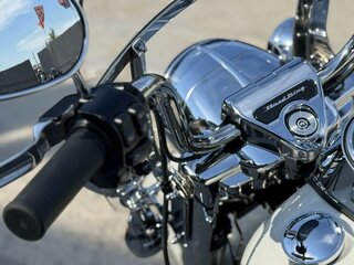 2014 Harley-Davidson Road King, белый, 2000000 рублей, вид 4