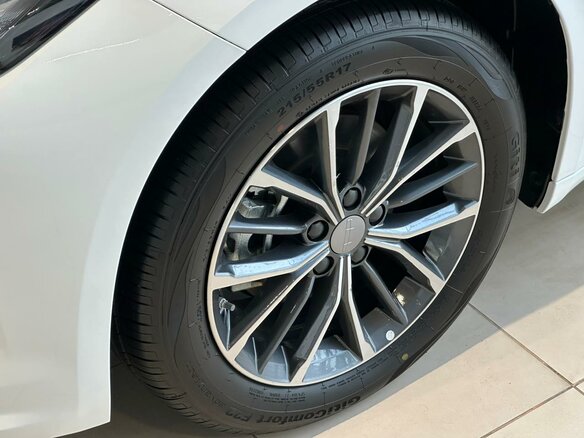 2026 Geely Preface I, белый - вид 4
