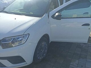 2019 Renault Logan II Рестайлинг, белый, 650000 рублей, вид 1