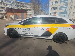 2017 Kia Ceed II Рестайлинг, белый, 820000 рублей, вид 5