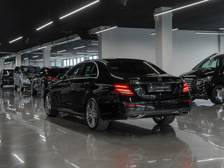 2020 Mercedes-Benz E-Класс 200 V (W213, S213, C238), чёрный, 3990000 рублей, вид 4
