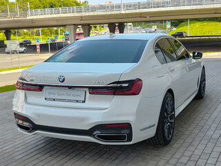 2022 BMW 7 серии 740d xDrive VI (G11/G12) Рестайлинг, белый, 6950000 рублей, вид 5