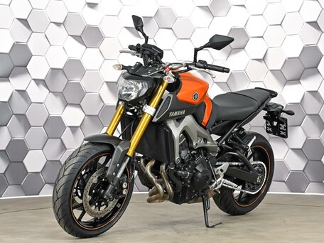 2014 Yamaha MT-09 (FZ-09), оранжевый, 549000 рублей, вид 2