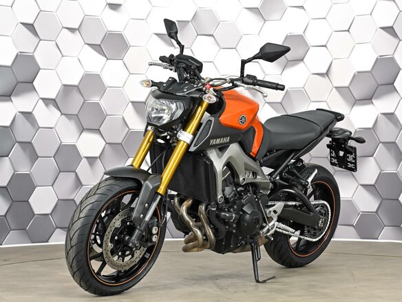 2014 Yamaha MT-09 (FZ-09), оранжевый - вид 1