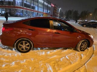 2013 Hyundai Solaris I, красный, 650000 рублей, вид 2
