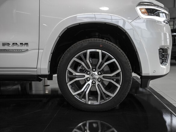 2026 Ram 1500 Crew Cab V Рестайлинг, белый, 10814927 рублей - вид 5