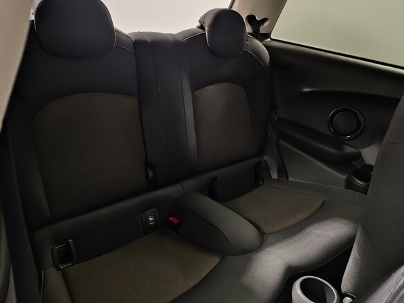 2016 Mini Hatch Cooper III (F55/F56), белый, 1499000 рублей - вид 15