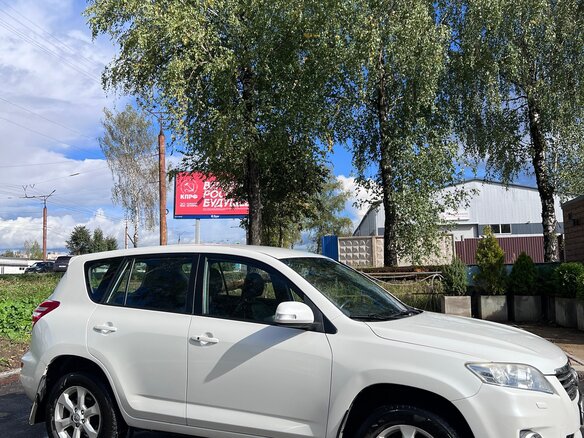 2011 Toyota RAV4 III (XA30) Рестайлинг, белый, 1570000 рублей - вид 4