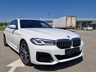 2020 BMW 5 серии 523d VII (G30/G31/G38) Рестайлинг, белый, 4550000 рублей, вид 3