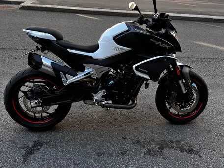 2024 CFMoto 800NK, белый, 620000 рублей, вид 4