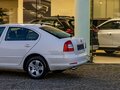 2011 Skoda Octavia DSG7 II (A5) Рестайлинг, белый - вид 9