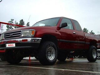 1998 Toyota T100, красный, 2050000 рублей, вид 1