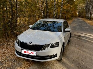 2018 Skoda Octavia III (A7) Рестайлинг, белый, 1935000 рублей, вид 1