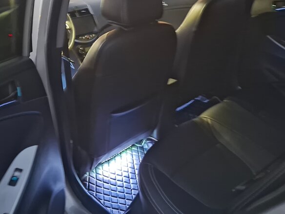 2012 Hyundai Solaris I, серебристый, 1100000 рублей - вид 12