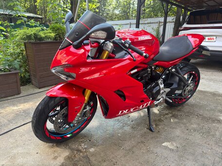2017 Ducati Supersport, красный, 758000 рублей, вид 2