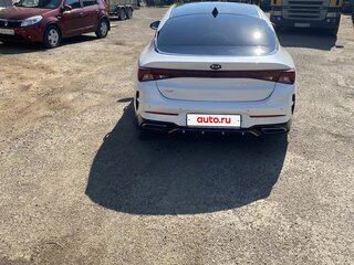 2021 Kia K5 III, белый, 1700000 рублей, вид 4