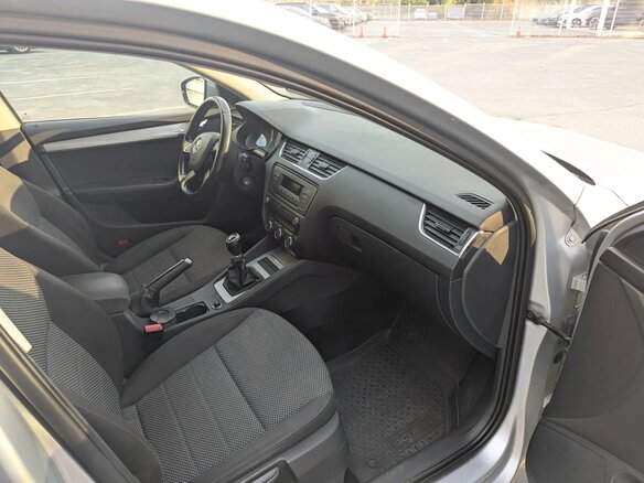 2014 Skoda Octavia III (A7), серебристый - вид 10