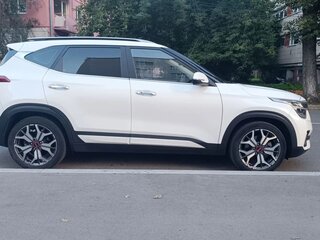 2021 Kia Seltos I, белый, 2290000 рублей, вид 3
