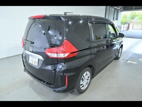 2022 Honda Freed II Рестайлинг, чёрный, 1360000 рублей, вид 3
