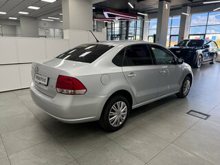 2013 Volkswagen Polo V, серебристый, 860000 рублей, вид 4