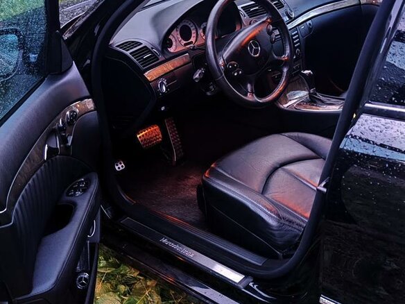 2008 Mercedes-Benz E-Класс 350 III (W211, S211) Рестайлинг, чёрный, 1400000 рублей - вид 6
