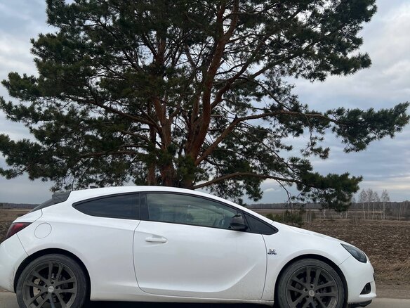 2013 Opel Astra GTC J Рестайлинг, белый, 720000 рублей - вид 6