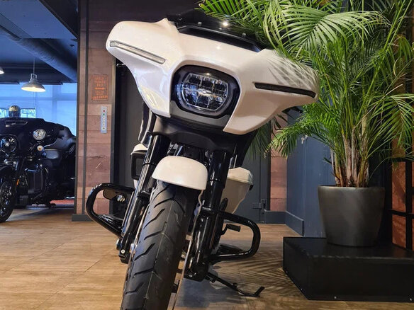 2025 Harley-Davidson Street Glide, белый, 3800000 рублей - вид 8