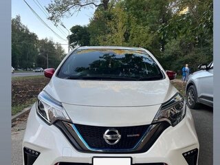 2017 Nissan Note Nismo e-Power II Рестайлинг, белый, 1600000 рублей, вид 3